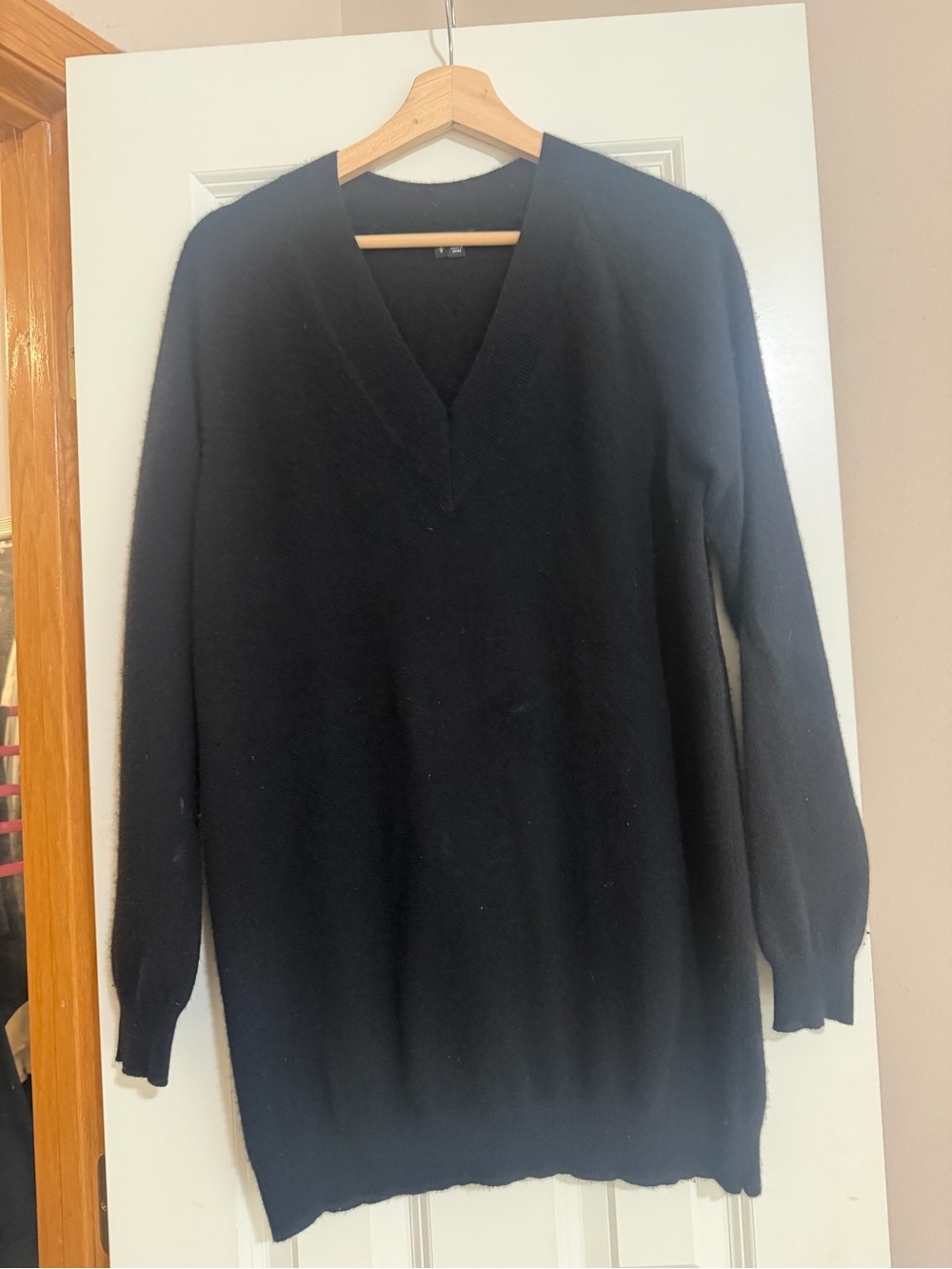 Theory Black V-Neck Longline Women's Sweater